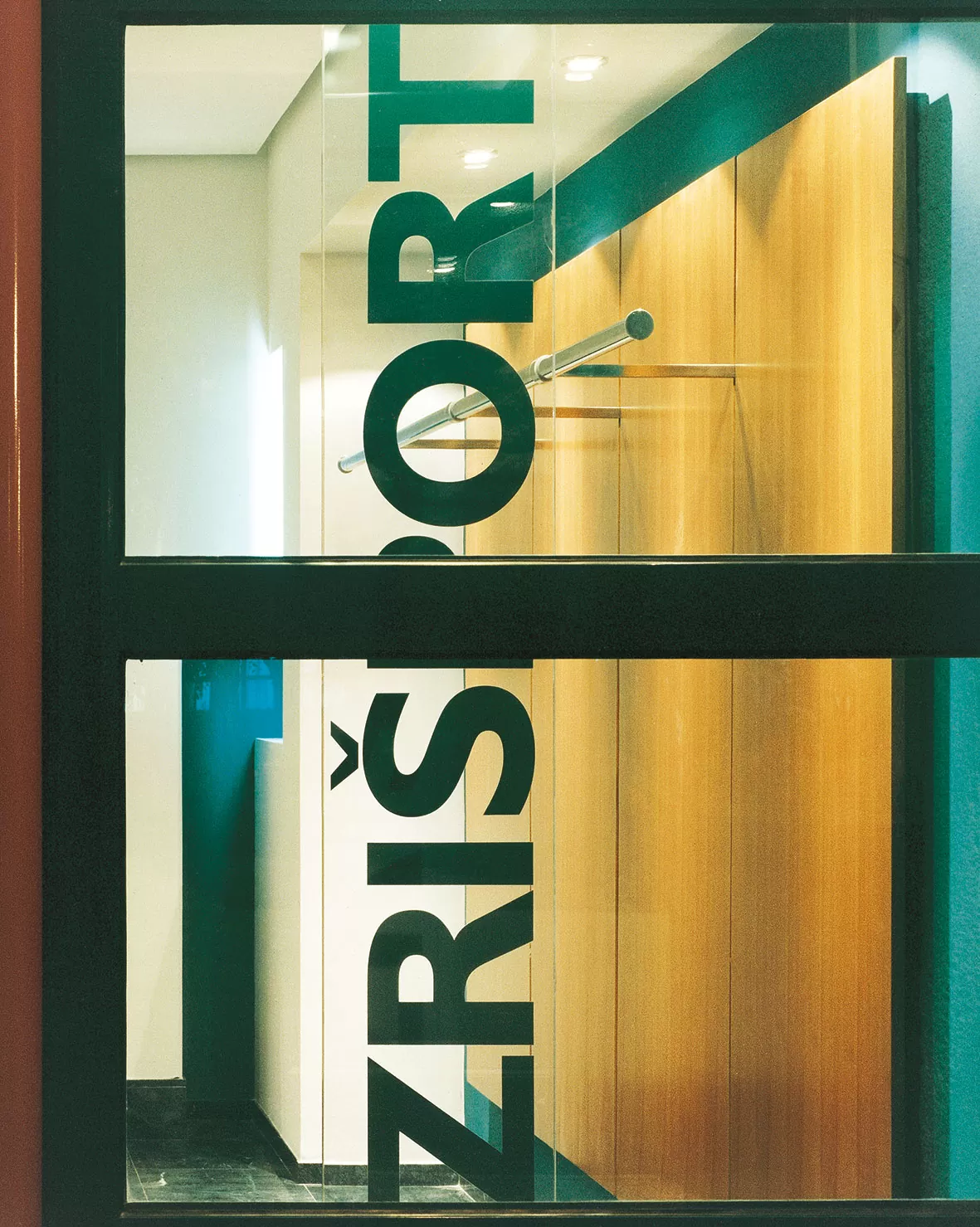 Trgovina Zri-Šport 05 - Dva Arhitekta Zidarić